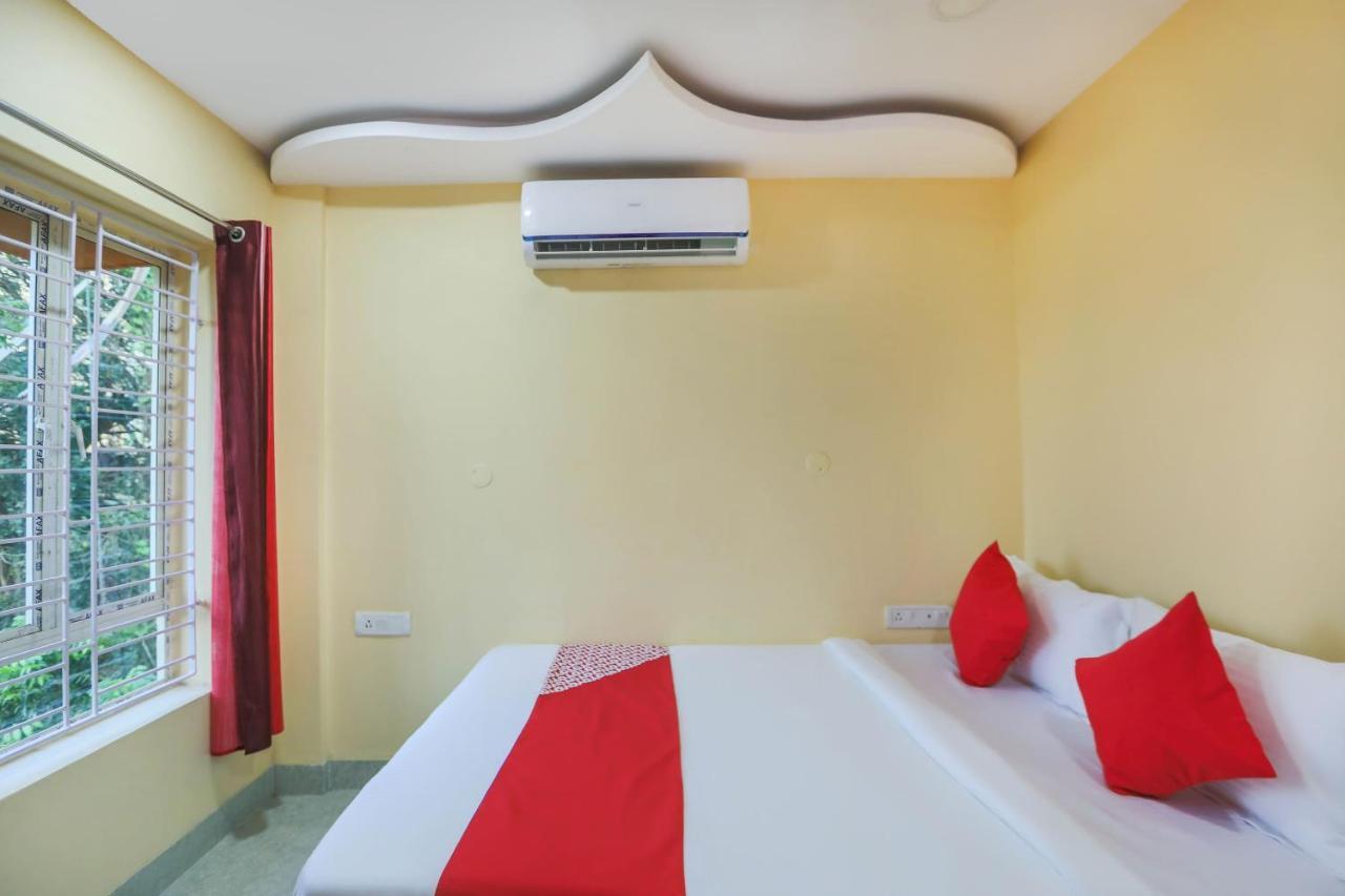 Oyo 62042 Niloy Guest House Jādabpur Buitenkant foto