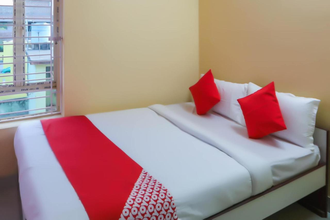 Oyo 62042 Niloy Guest House Jādabpur Buitenkant foto