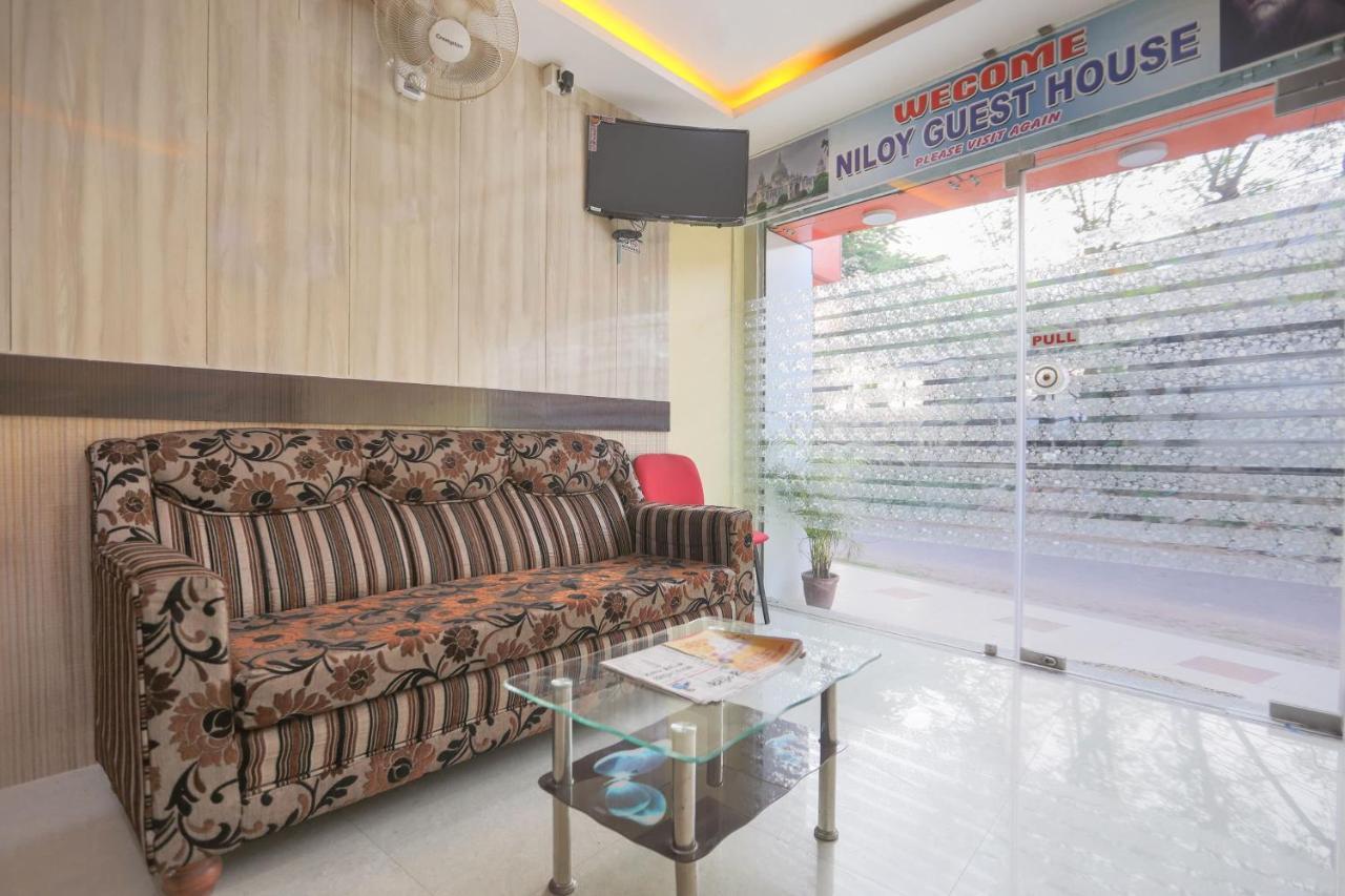 Oyo 62042 Niloy Guest House Jādabpur Buitenkant foto