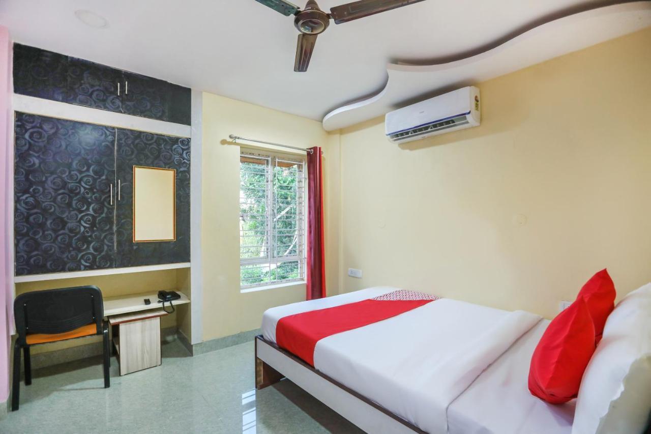Oyo 62042 Niloy Guest House Jādabpur Buitenkant foto